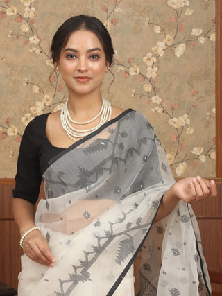 Ivory & Charcoal Handwoven Muslin Dhakai Jamdani Saree