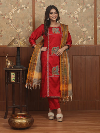 KALAMKARI VIRAASAT – Crimson Red Glazed Cotton Designer Kurta Set with Pen Kalamkari, Hand Aari & Narayanpet Dupatta