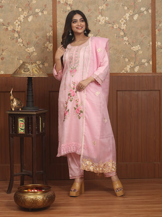ROSÉ AANGAN – Blush Pink Organza Designer Kurta Set with Floral Machine Embroidery