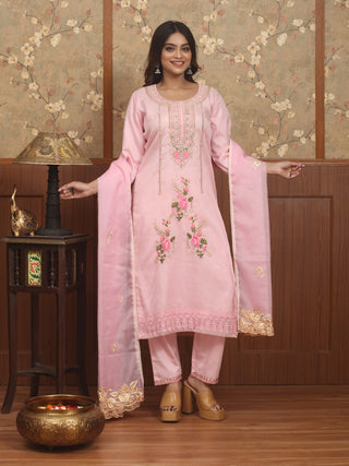 ROSÉ AANGAN – Blush Pink Organza Designer Kurta Set with Floral Machine Embroidery