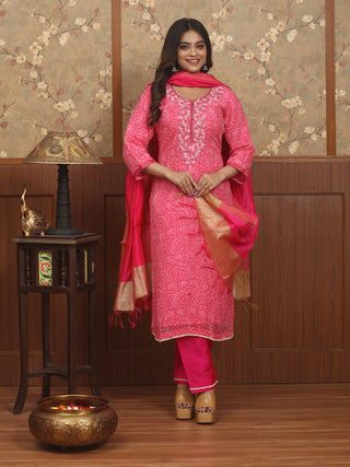 Rani Viraasat – Aari Embroidered Georgette Kurta Set