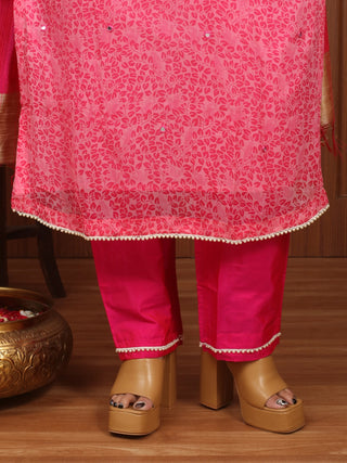 Rani Viraasat – Aari Embroidered Georgette Kurta Set