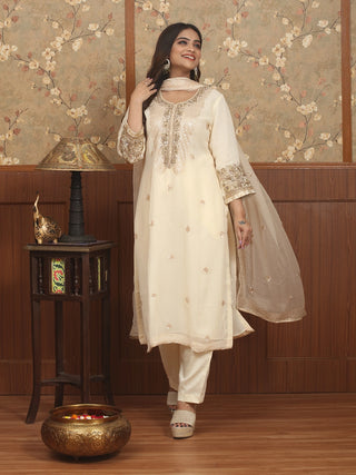 Ivory Zehra – Zardosi Embroidered Georgette Kurta Set