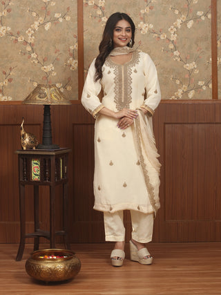 Sunehri Adaa – Zardosi Embroidered Georgette Kurta Set