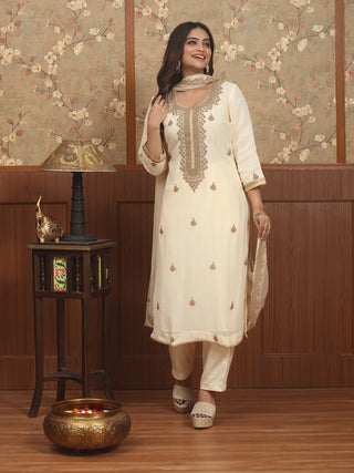 Sunehri Adaa – Zardosi Embroidered Georgette Kurta Set