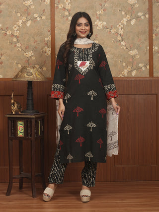 Shyam Rang – Black and White Bagru Cotton Kurta Pant Set with Chiffon Dupatta
