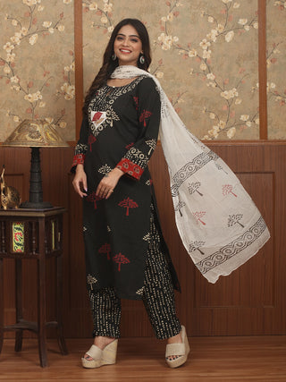Shyam Rang – Black and White Bagru Cotton Kurta Pant Set with Chiffon Dupatta