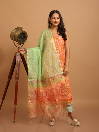 Peach Base Kurta with Orange-Red Paisley Floral Print and Pistachio Green Kota Doria Dupatta
