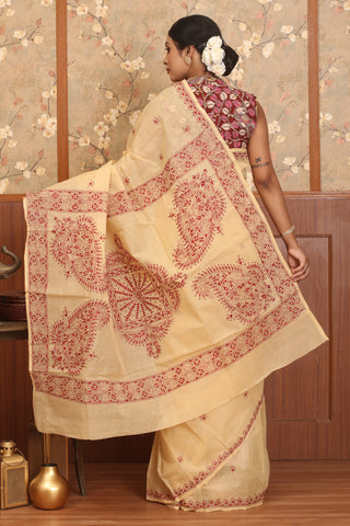 Beige Bengal Tant Cotton Saree With Maroon Kantha Embroidery