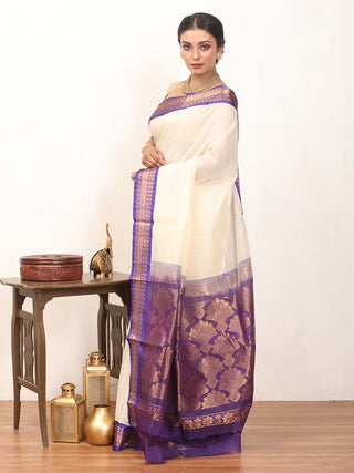 White Checkered Pure Cotton Gadwal Saree With Ink Blue Pure Silk Border And Pallu