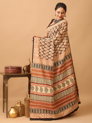 Beige Colour Pure Jaipur Mul Cotton Saree With Bagru Print